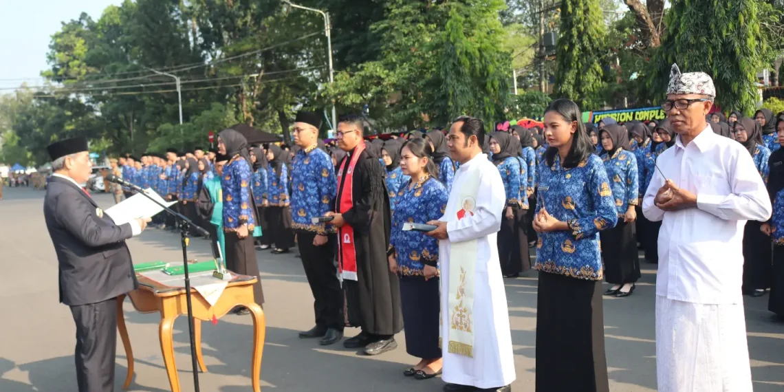 Bupati Lahat Pimpin Pengambilan Sumpah/Janji Jabatan PNS Formasi Tahun 2024